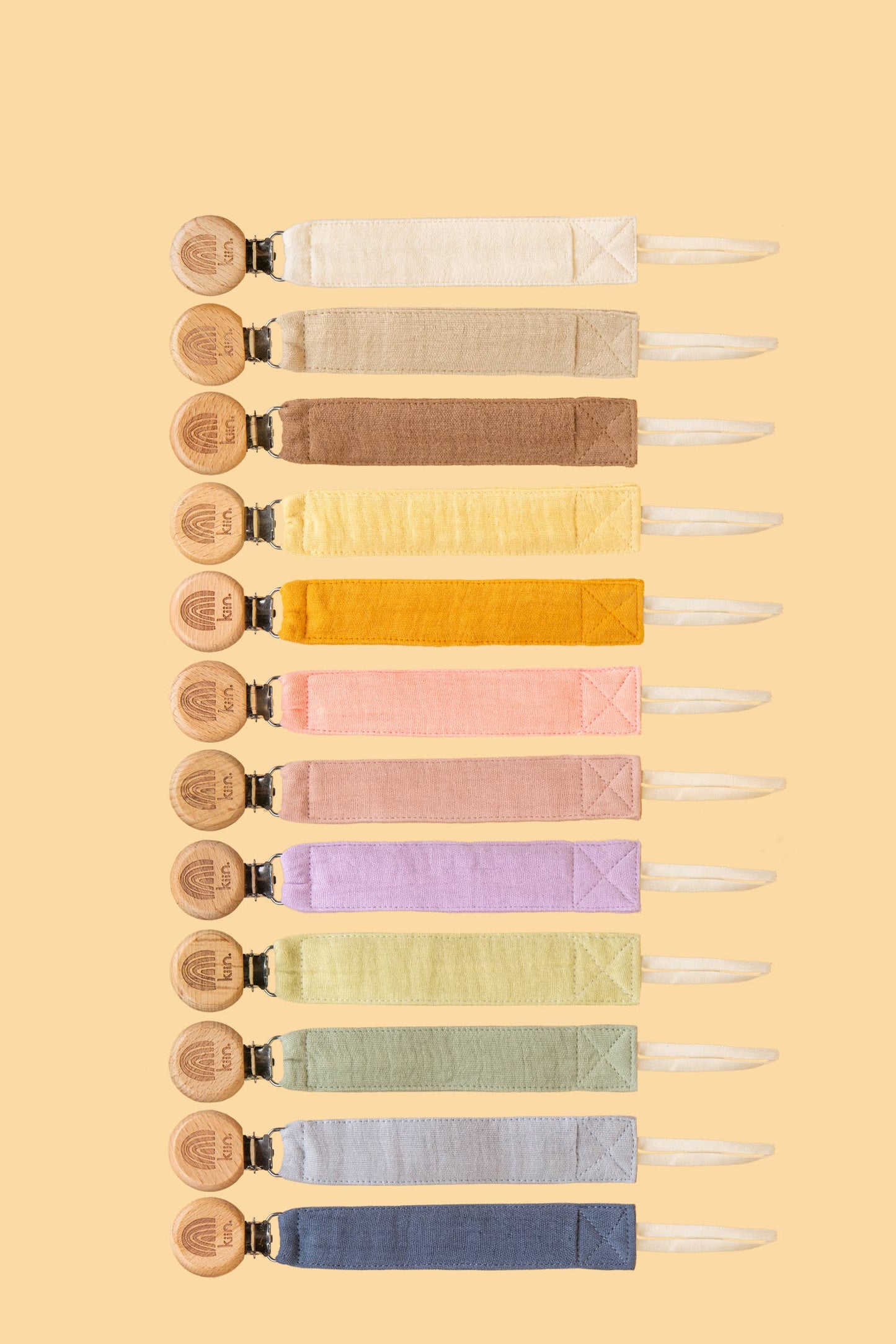 Kiin eco-friendly cotton dummy clip ivory in use - all
