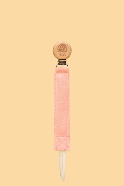 Kiin eco-friendly cotton dummy clip ivory in use - pink