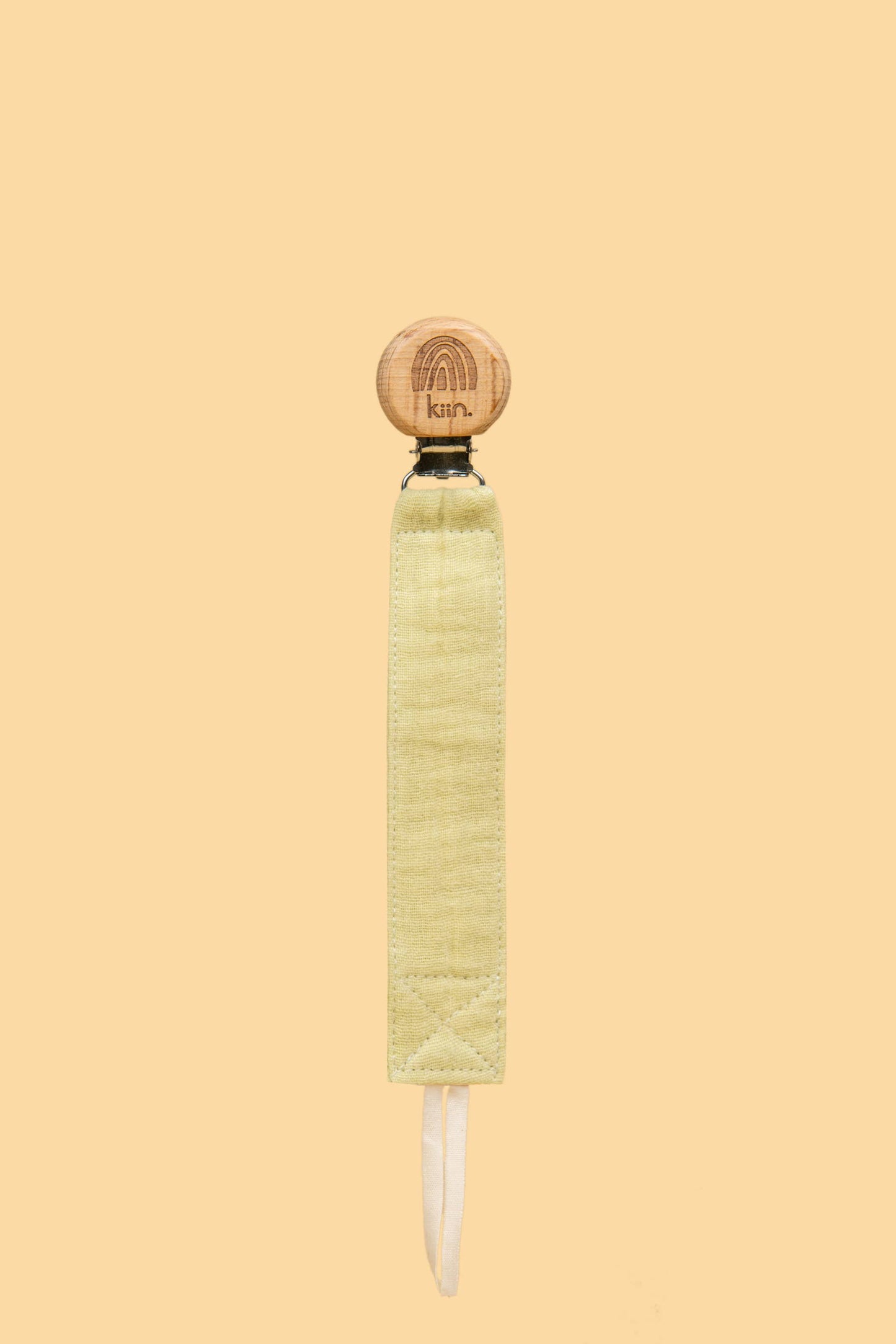 Kiin eco-friendly cotton dummy clip  ivory in use - yellow light